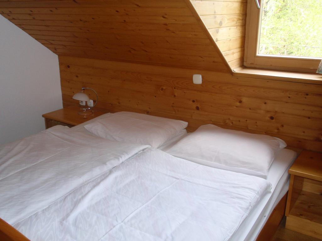 Turisticna Kmetija Psnak Daire Mojstrana Oda fotoğraf